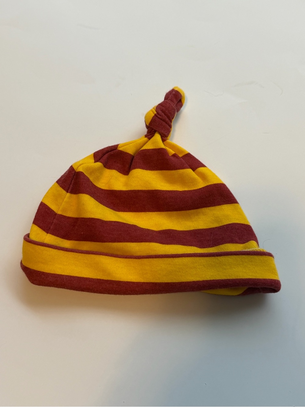 10/$25 Baby Harry Potter Gryffindor Hat 0-3 Months